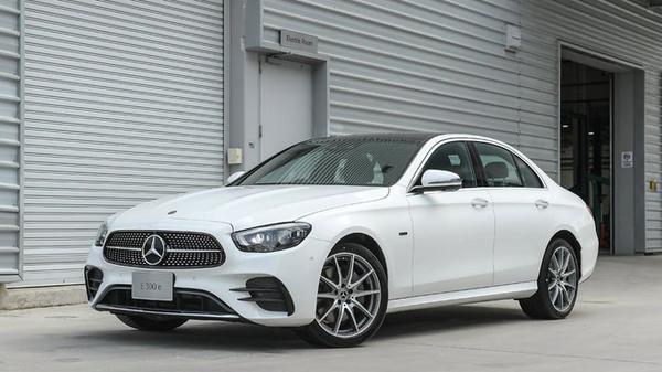 Mercedes-Benz E-Class 2021 bất ngờ xuất hiện tại Việt Nam trước thềm ra mắt