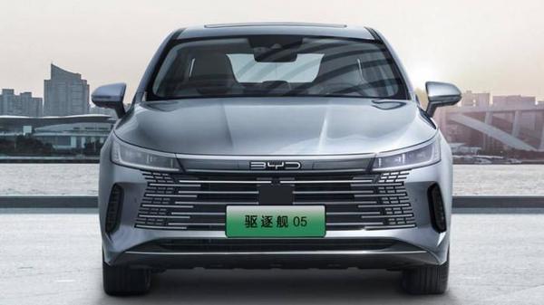 Xe điện BYD Destroyer 05 với nội thất hiện đại như Tesla