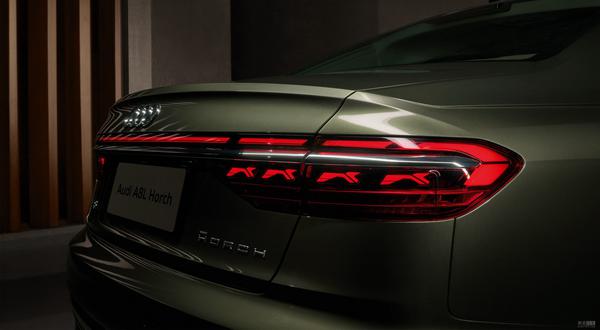 Audi A8 L Horch ra mắt, tạo áp lực cho Mercedes-Maybach