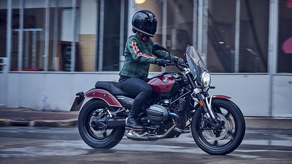 BMW trình làng R 12 & R 12 NineT lấy cảm hứng từ phong cách cổ điển