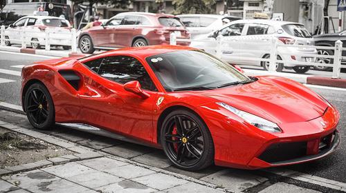 Chi tiết về "siêu ngựa" Ferrari 488 GTB 16 tỷ đồng của nam ca sĩ Tuấn Hưng